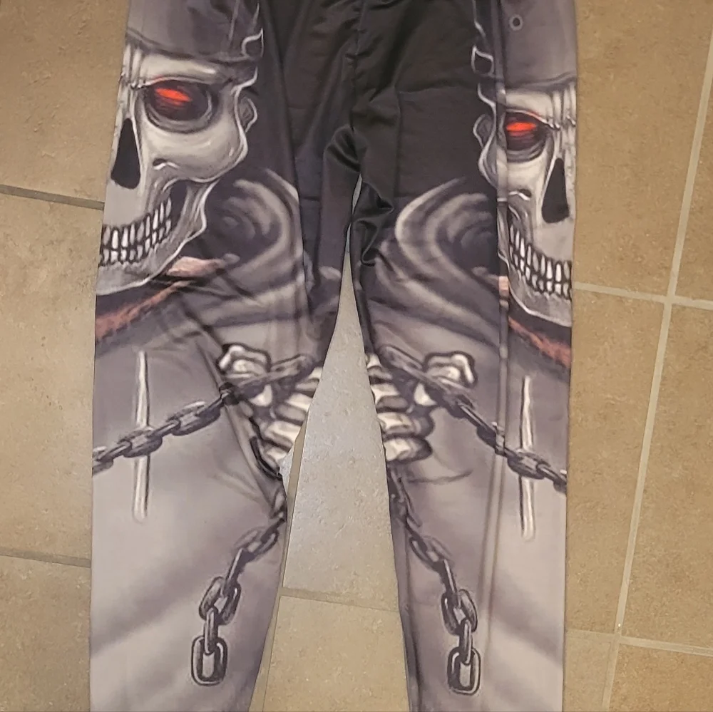 SKULL โ ๏ธ & ๐ฅ ROSES LEGGINGS <> SET OF 2 - Picture 2 of 16